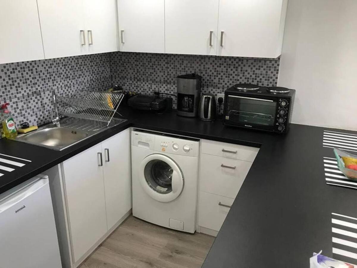Papadavid Apartments Пафос Екстериор снимка