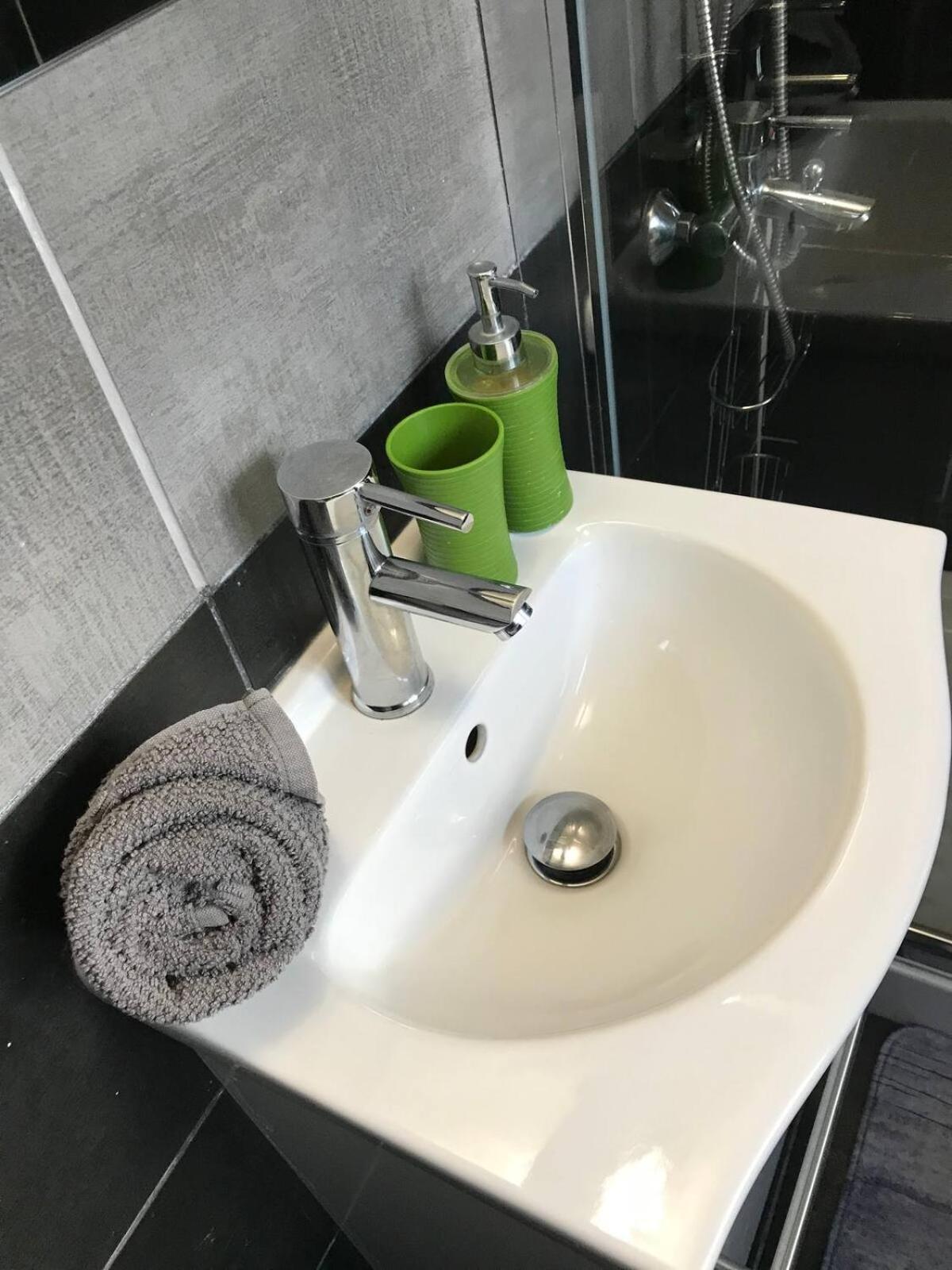 Papadavid Apartments Пафос Екстериор снимка
