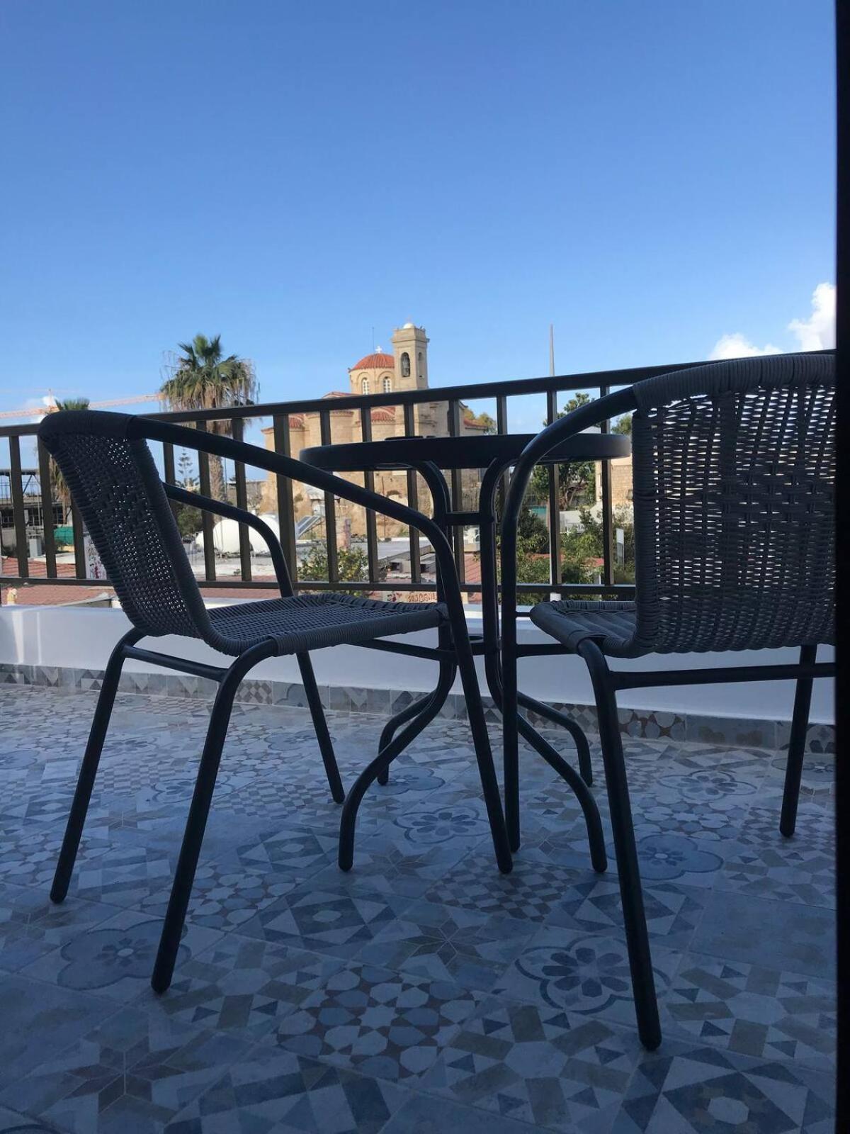 Papadavid Apartments Пафос Екстериор снимка